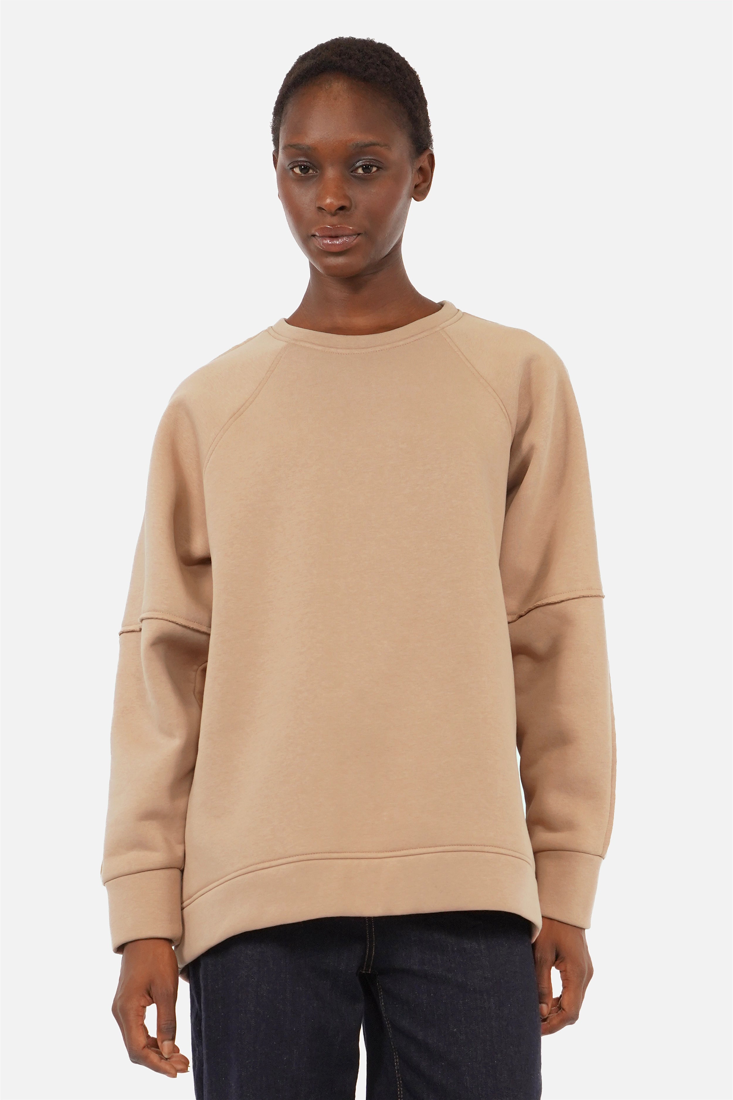NAIRA Zacht geborstelde sweater met relaxte pasvorm