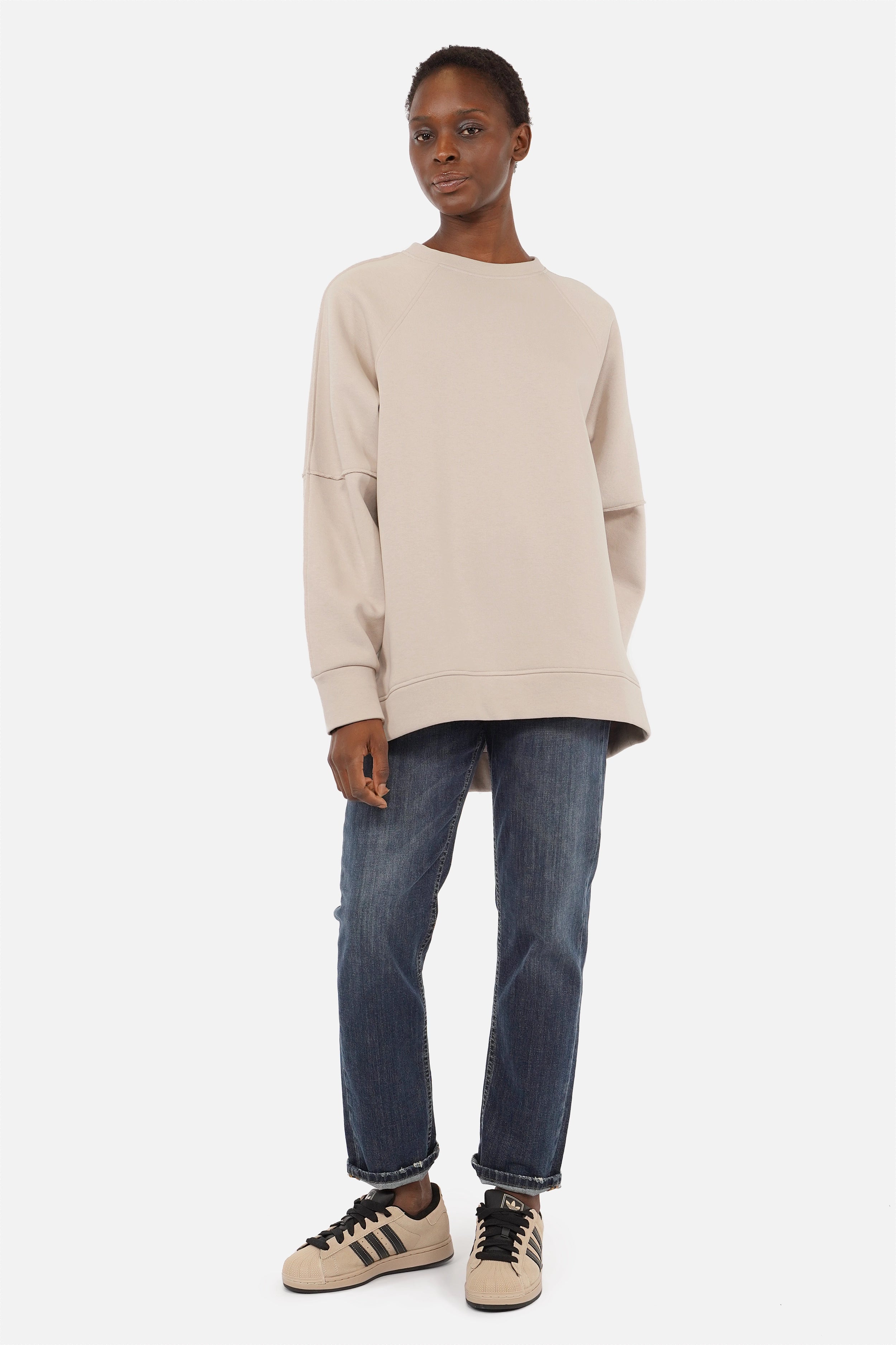 NAIRA Zacht geborstelde sweater met relaxte pasvorm