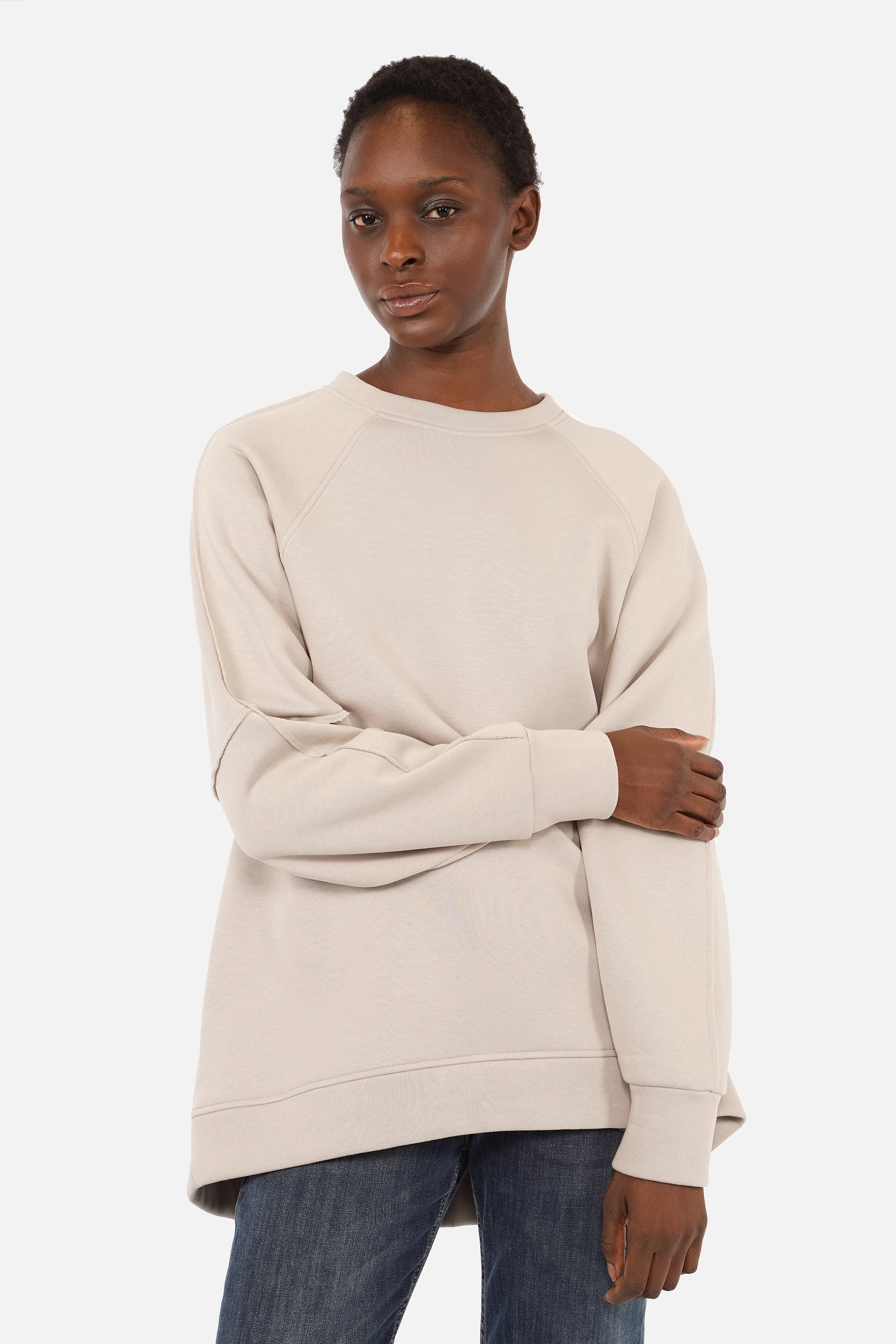 NAIRA Zacht geborstelde sweater met relaxte pasvorm
