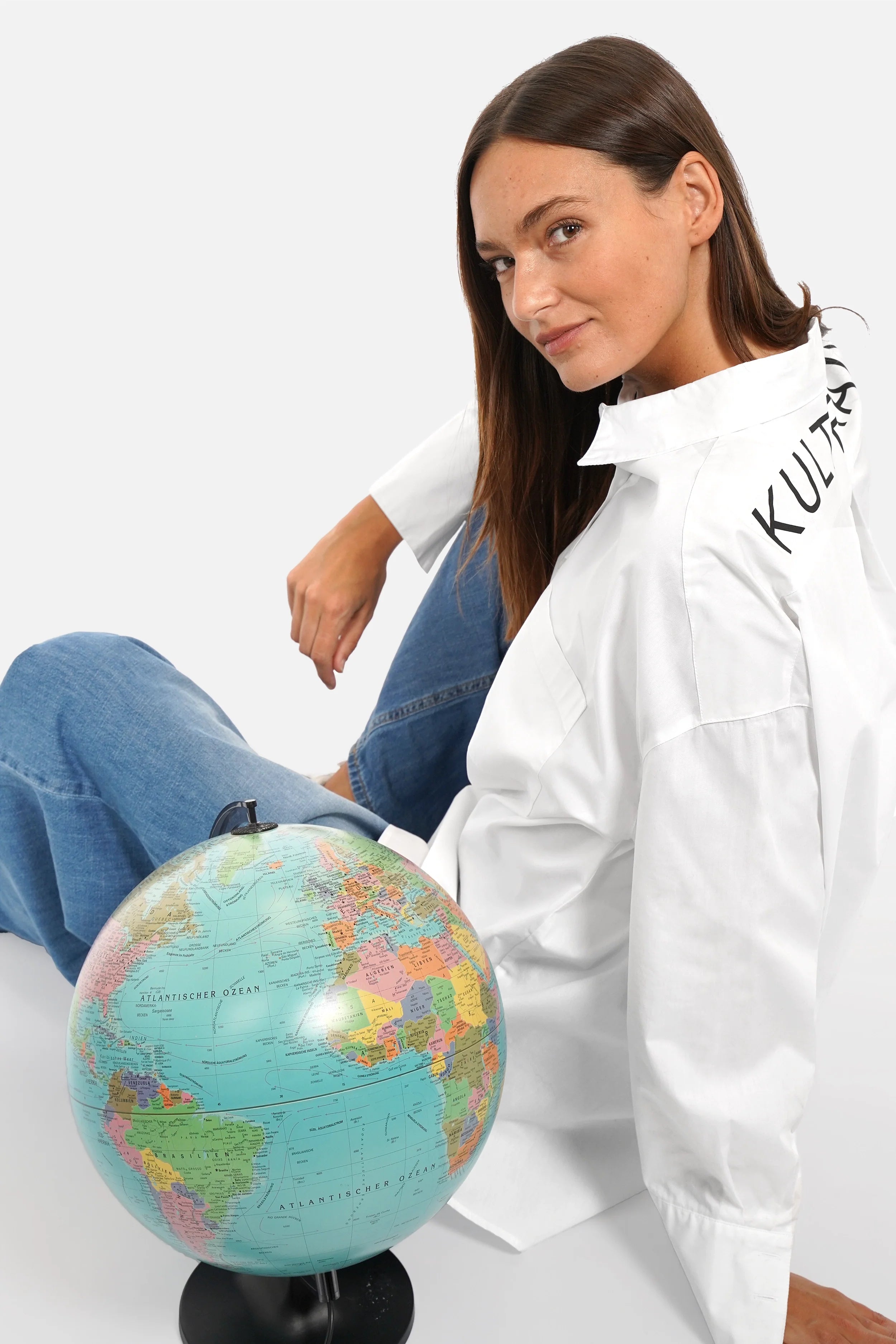 NATI Statement Oversize Popelin Hemd im Boyfriend-Fit mit KULTFRAU-Schriftzug auf dem Rücken