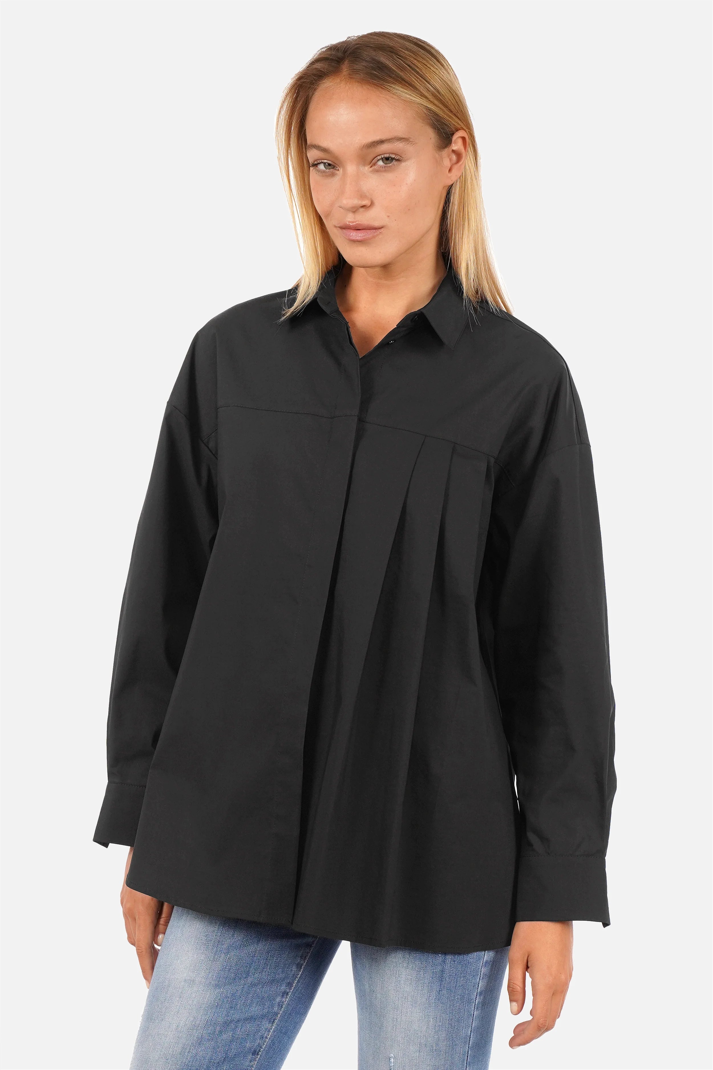 Weiche Relaxed Bluse aus Popeline mit verdeckter Knopfleiste und asymmetrischem Faltendetail