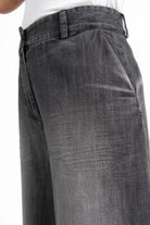 NEDITA Cropped Wide Leg Hose in washed black soft cotton with mid waist and side pockets