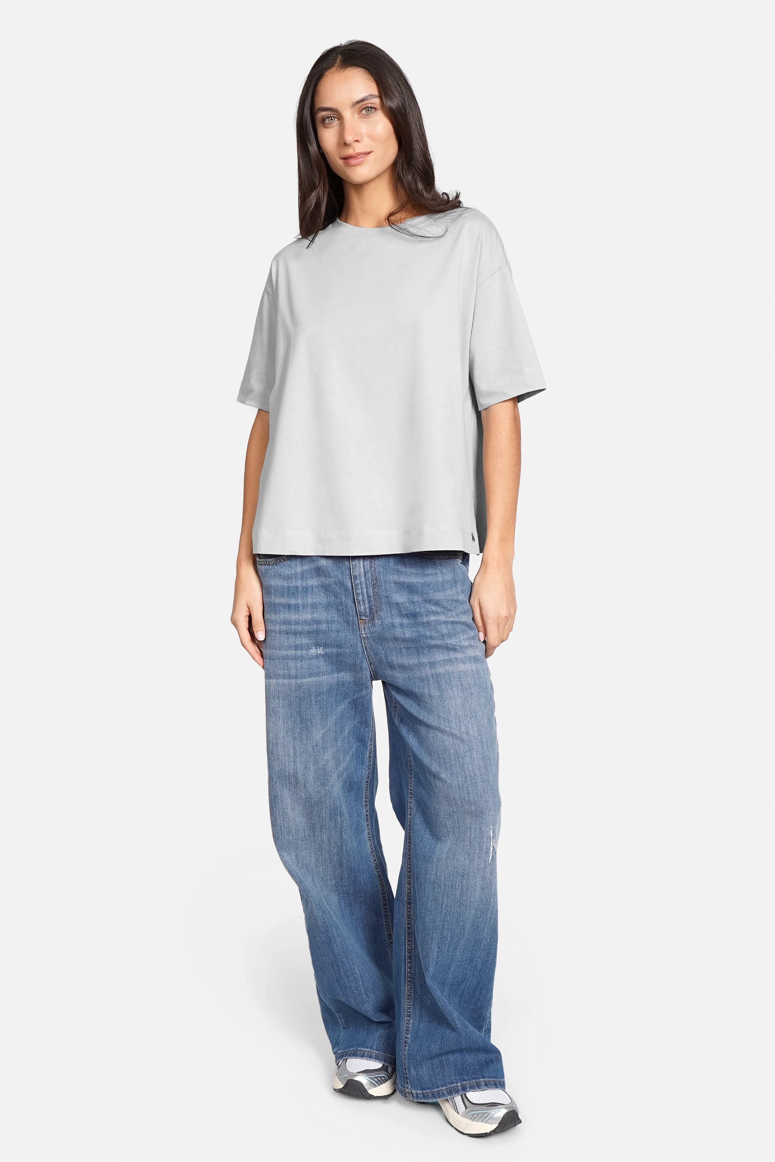 NITI.K Shirt aus elastischem Baumwolljersey mit Rundhalsausschnitt und kastiger Passform