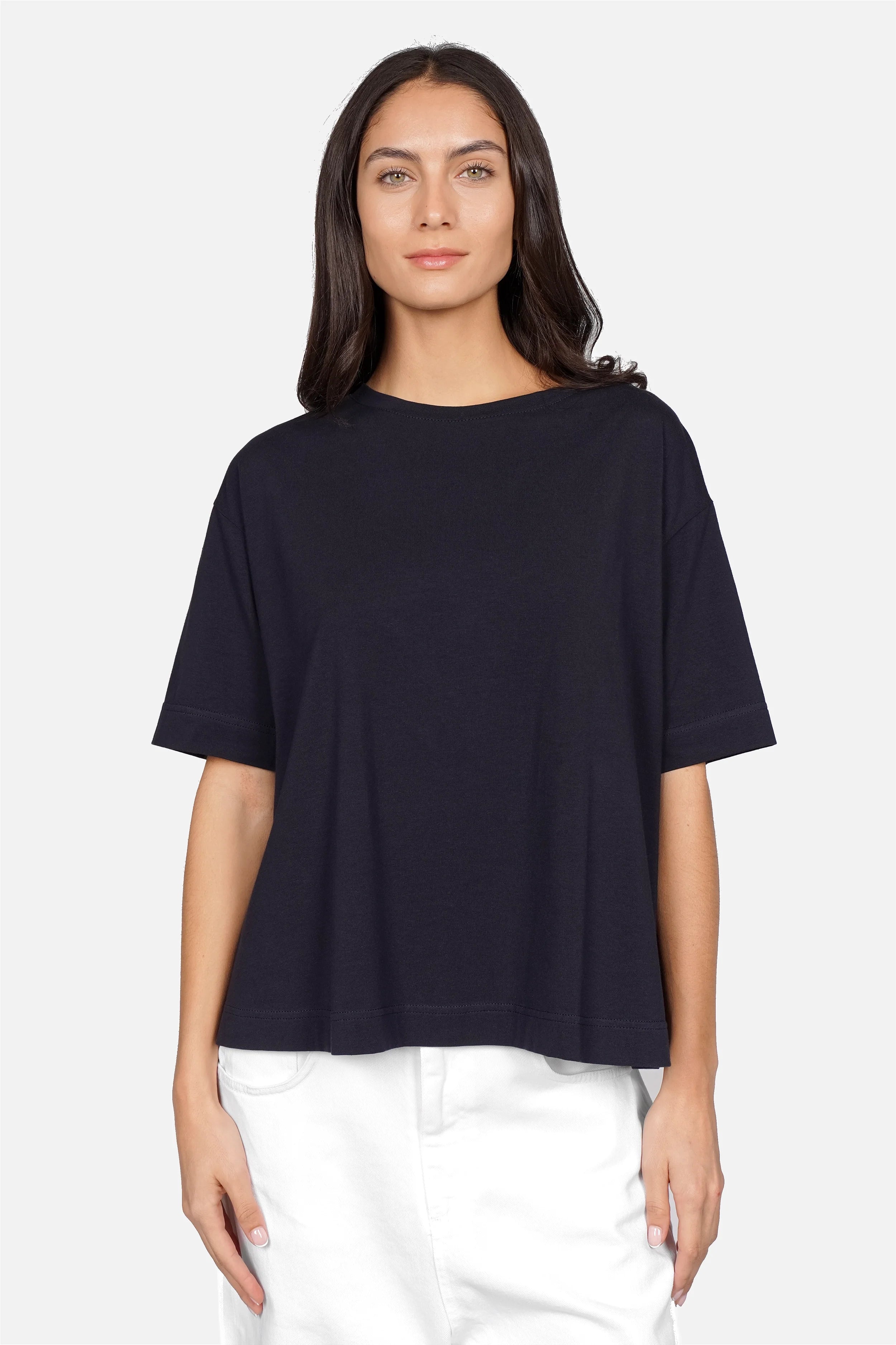 NITI.K Shirt aus elastischem Baumwolljersey mit Rundhalsausschnitt und kastiger Passform