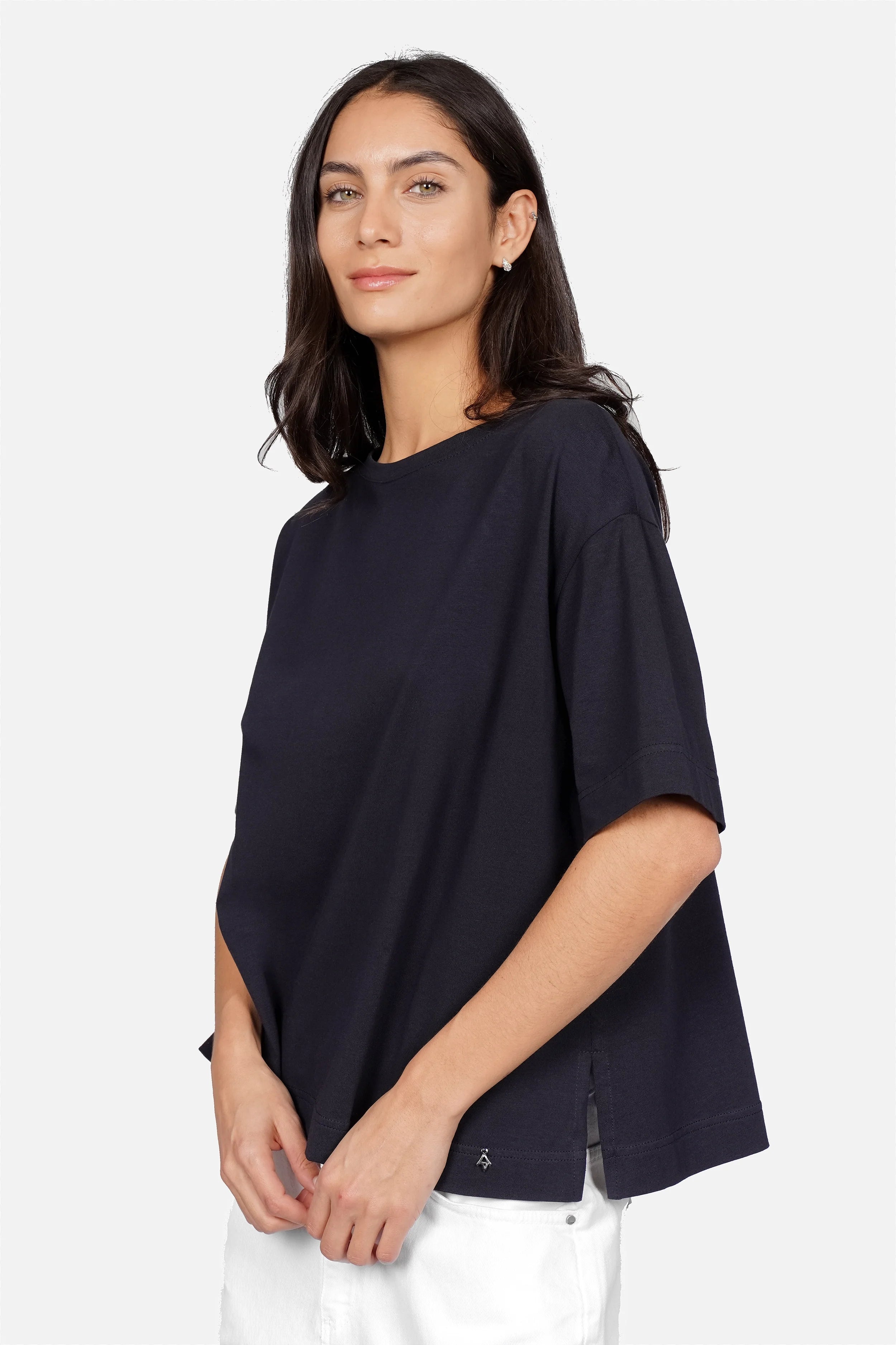 NITI.K Shirt aus elastischem Baumwolljersey mit Rundhalsausschnitt und kastiger Passform