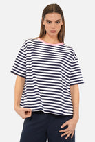 Bewährter Favorit NITI.K T-Shirt aus elastischem Baumwolljersey mit Rundhalsausschnitt, Kastenform und seitlichen Schlitzen