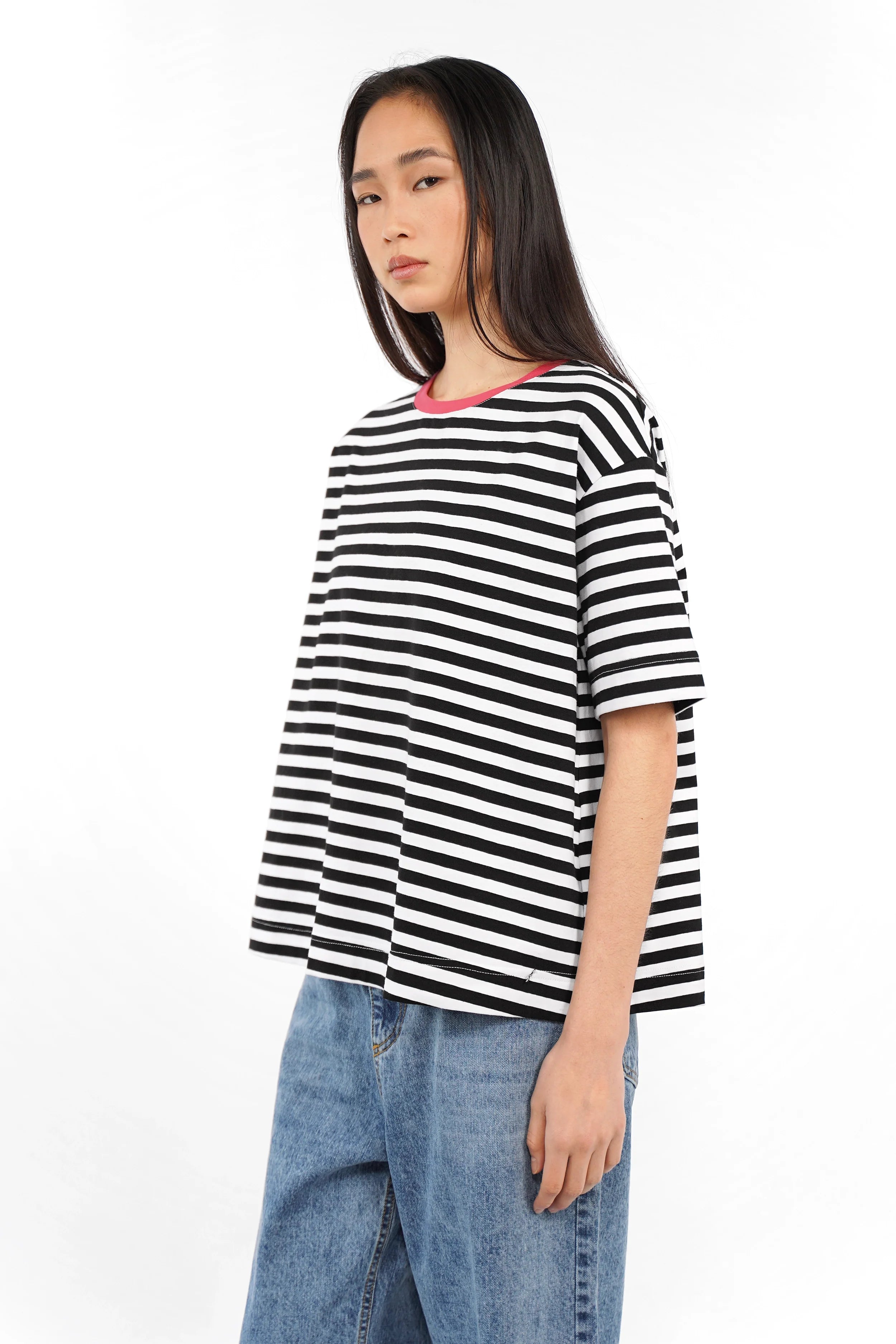 NITI.K T-Shirt aus elastischem Baumwolljersey mit Rundhalsausschnitt und kastiger Passform