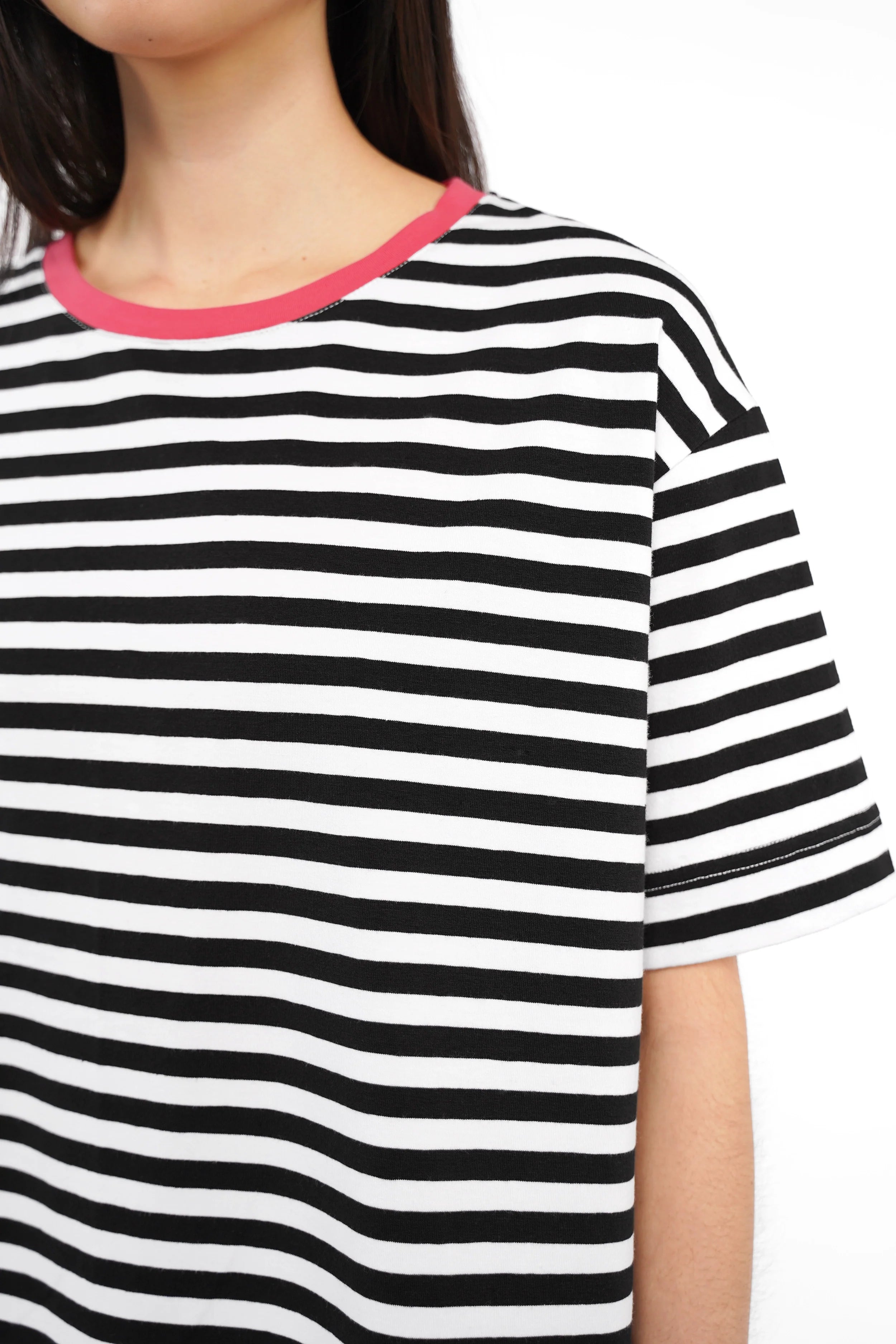 NITI.K T-Shirt elastischer Baumwolljersey mit Rundhalsausschnitt und kastiger Passform