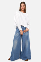 OSASU Cropped Longsleeve in weiter Kastenform mit weitem Rundhalsausschnitt und geschnittenen Kanten aus hochwertiger Baumwolle