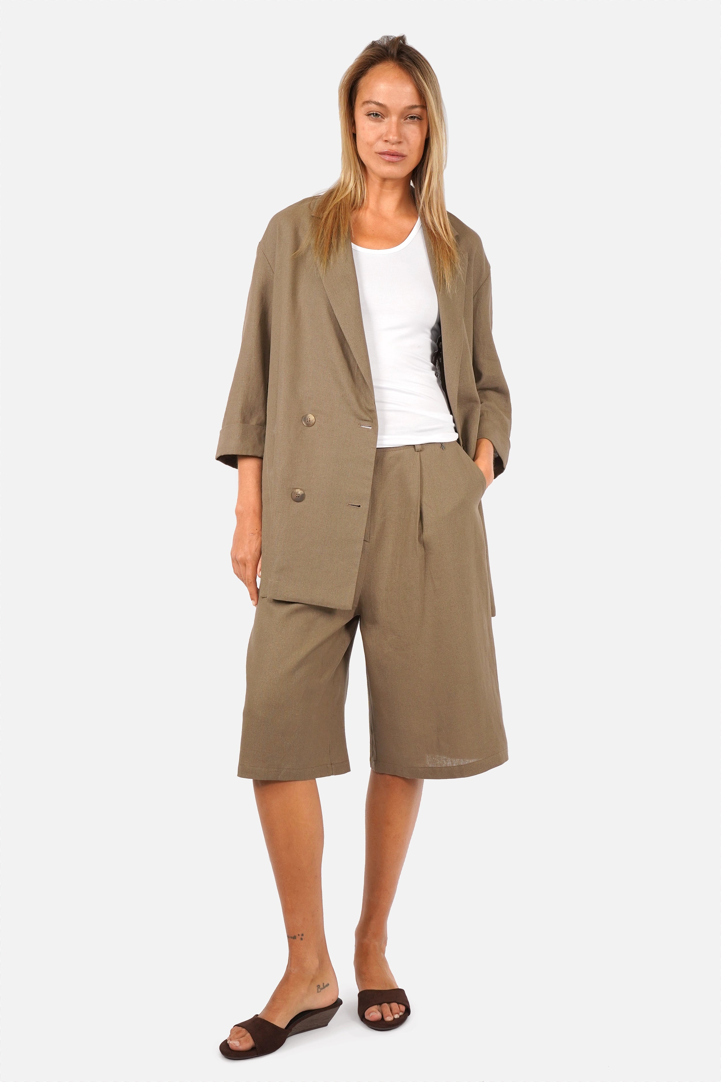 PEBBY Bermuda shorts in a linen blend