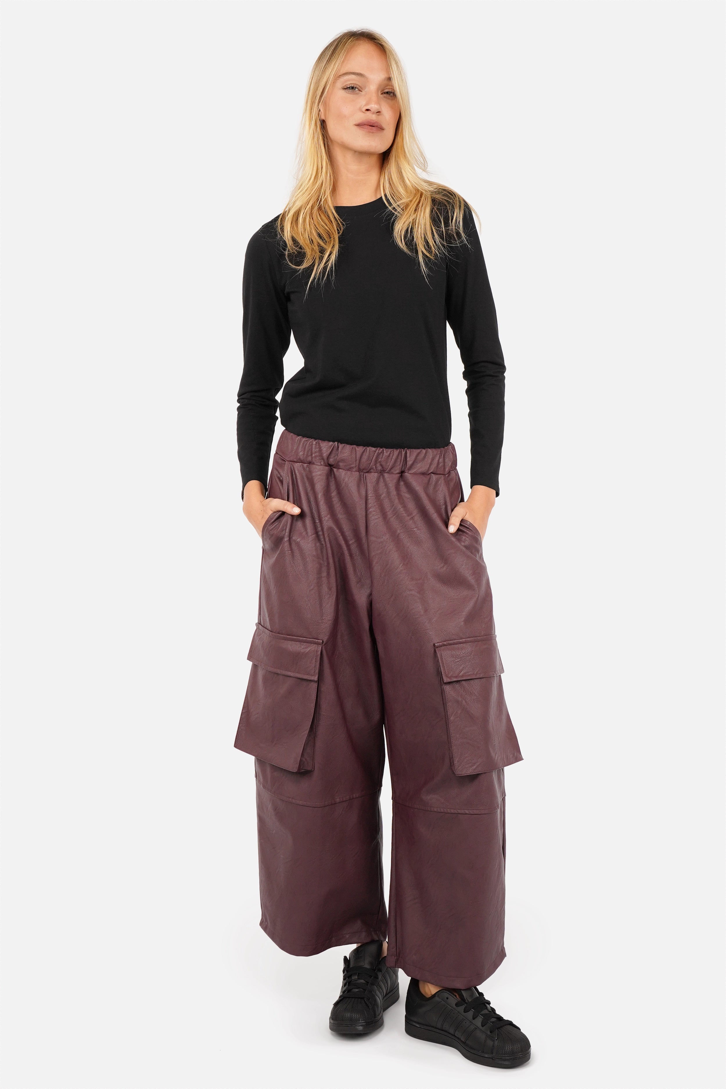 RORI Cargohose in Lederoptik mit Barrel Leg