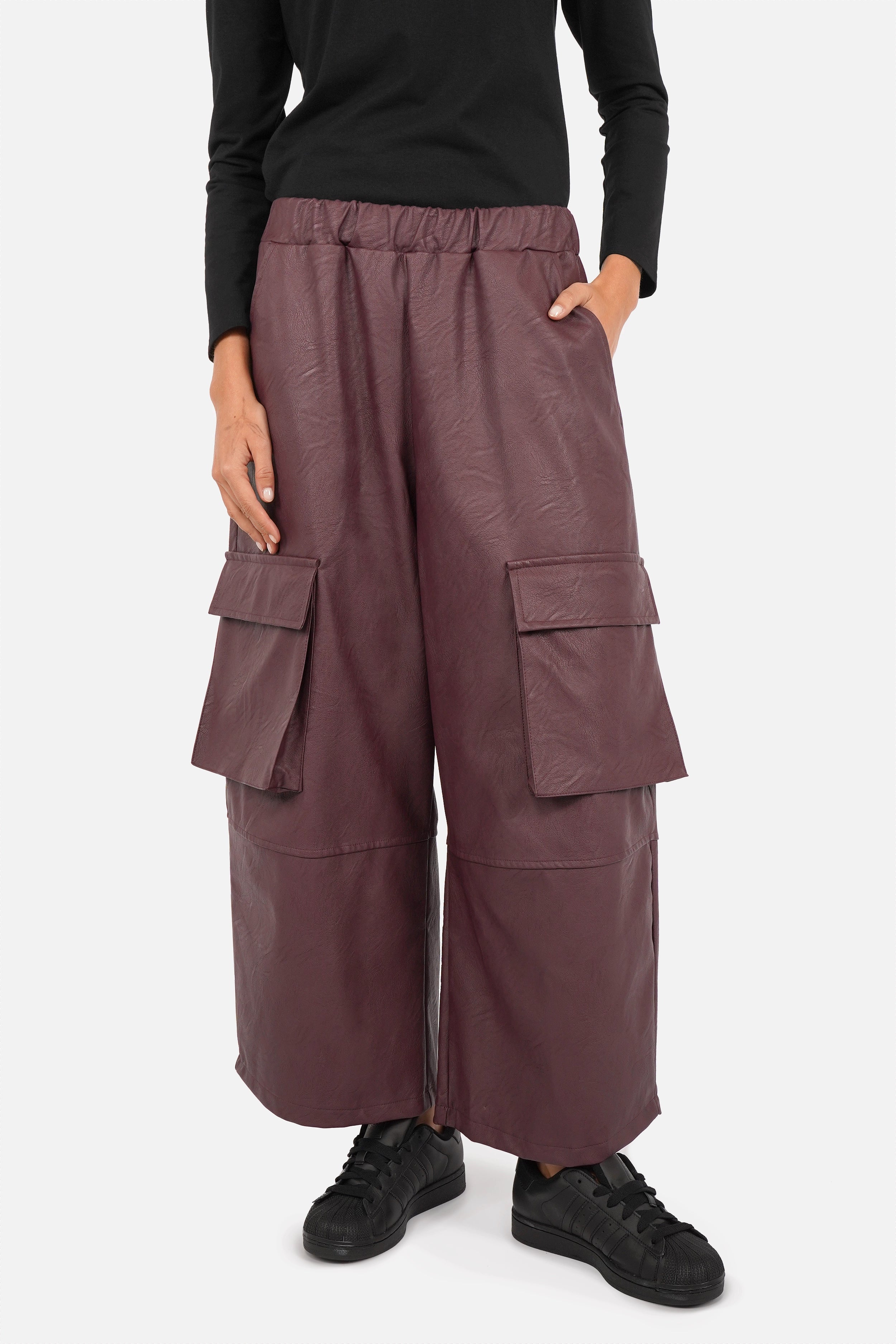 RORI Cargohose in Lederoptik mit Barrel Leg