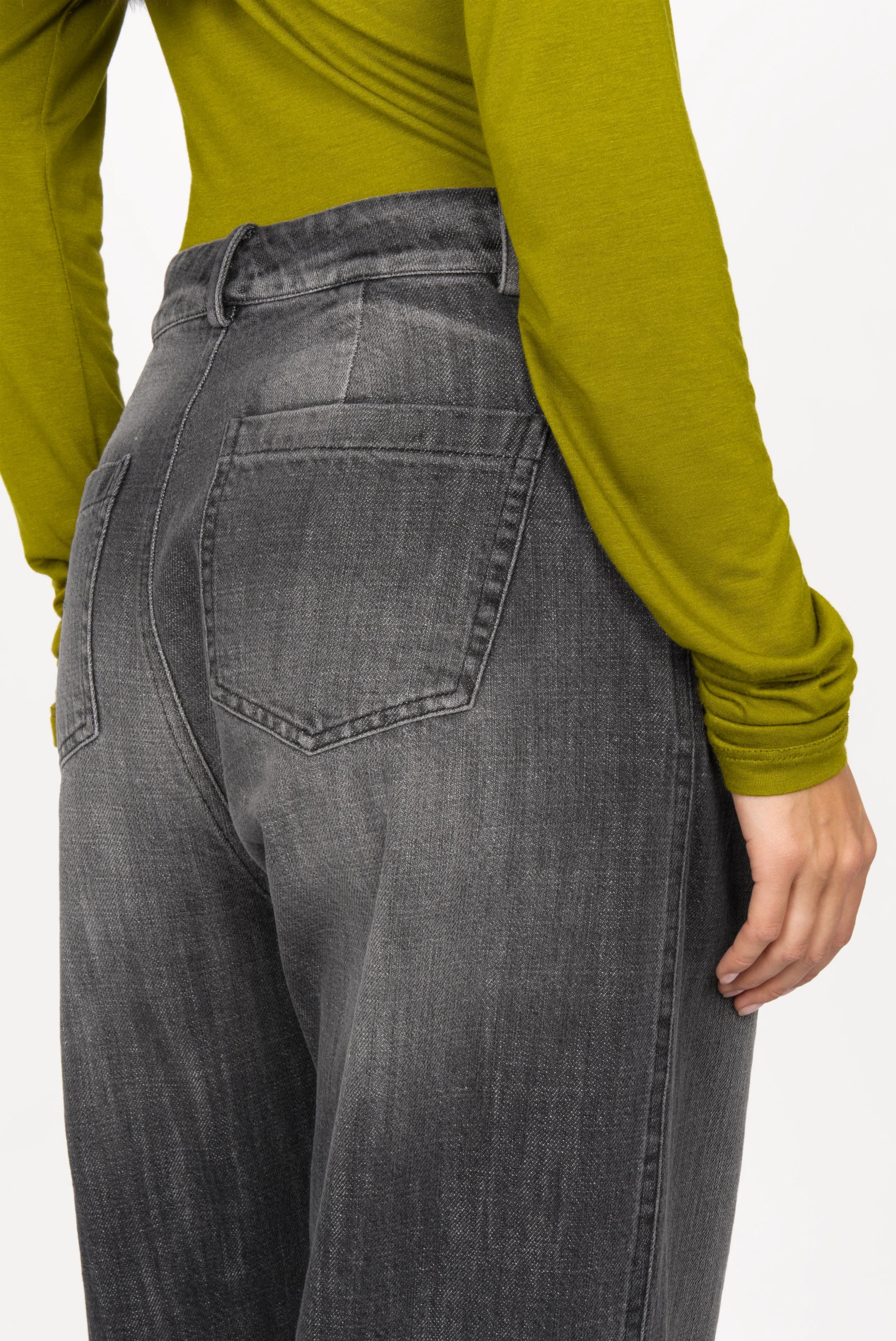 SAIKA Relaxed Tapered Hose in denim-look soft cotton with gradient wash and relaxed fit