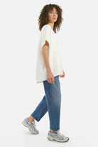 SURI.K Kurzarm Sweatshirt leichter Sweatstoff Rundhalsausschnitt Oversized Fit Ton in Ton Logo-Stickerei