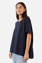 SURI.K Kurzarm Sweatshirt leicht Oversized mit Rundhalsausschnitt und tonalem Logo-Stickerei