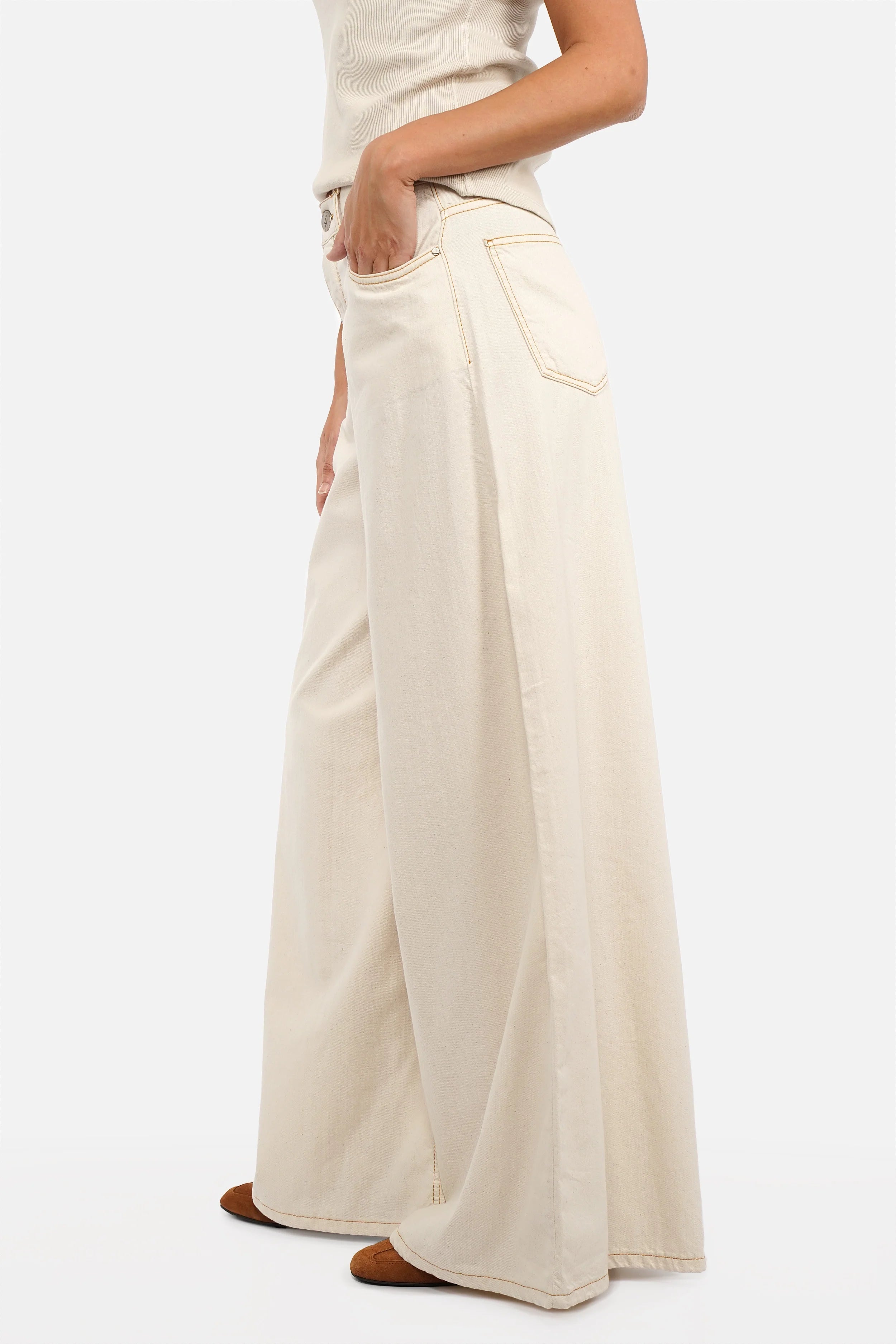 SYLA Wide Jeans natural cotton denim with tobacco contrast stitching and high waist design