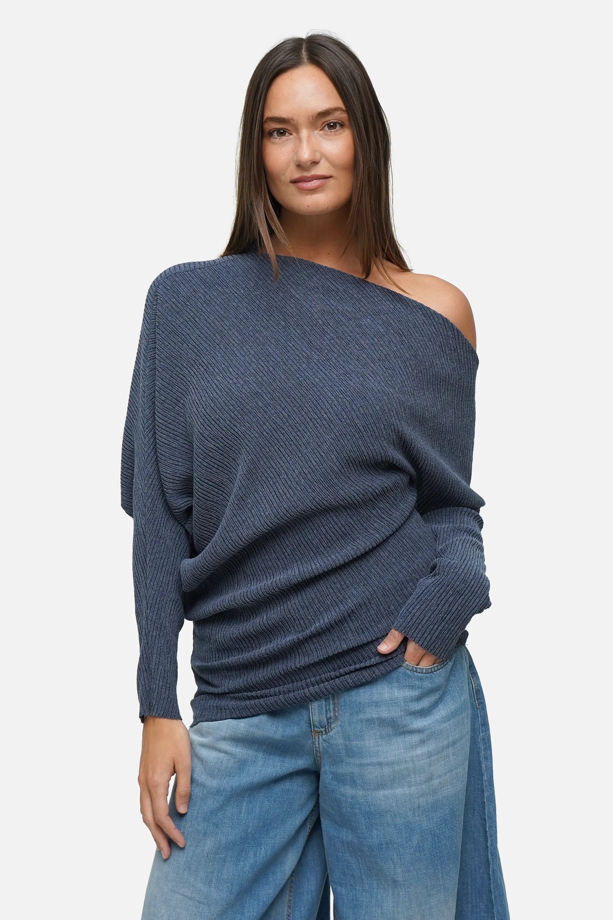 TALIE One-Shoulder Top aus plissiertem Kreppjersey mit asymmetrischem Schnitt und Fledermausärmeln