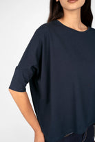 TAMI.K Blusenshirt dunkelblau locker fallendes Baumwollshirt mit Rundhals und weitem Schnitt