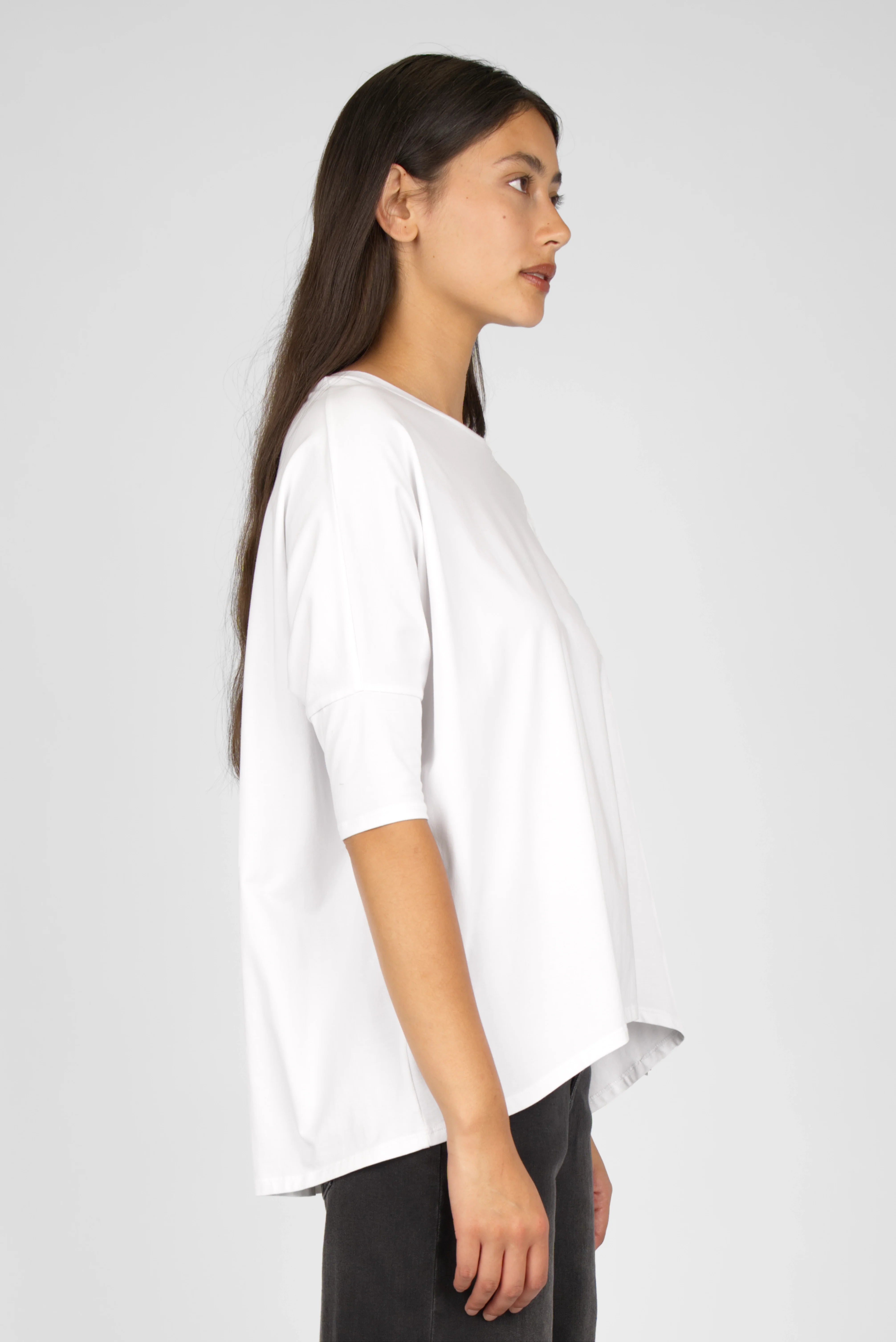 TAMI.K Blusenshirt in weiß mit lockerem Schnitt und Rundhals aus hochwertiger Baumwolle