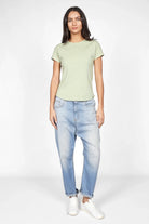 Slim fit TASYA geripptes T-Shirt aus weichem Ripp-Jersey mit Rundhalsausschnitt und nahtlosen Ärmeln