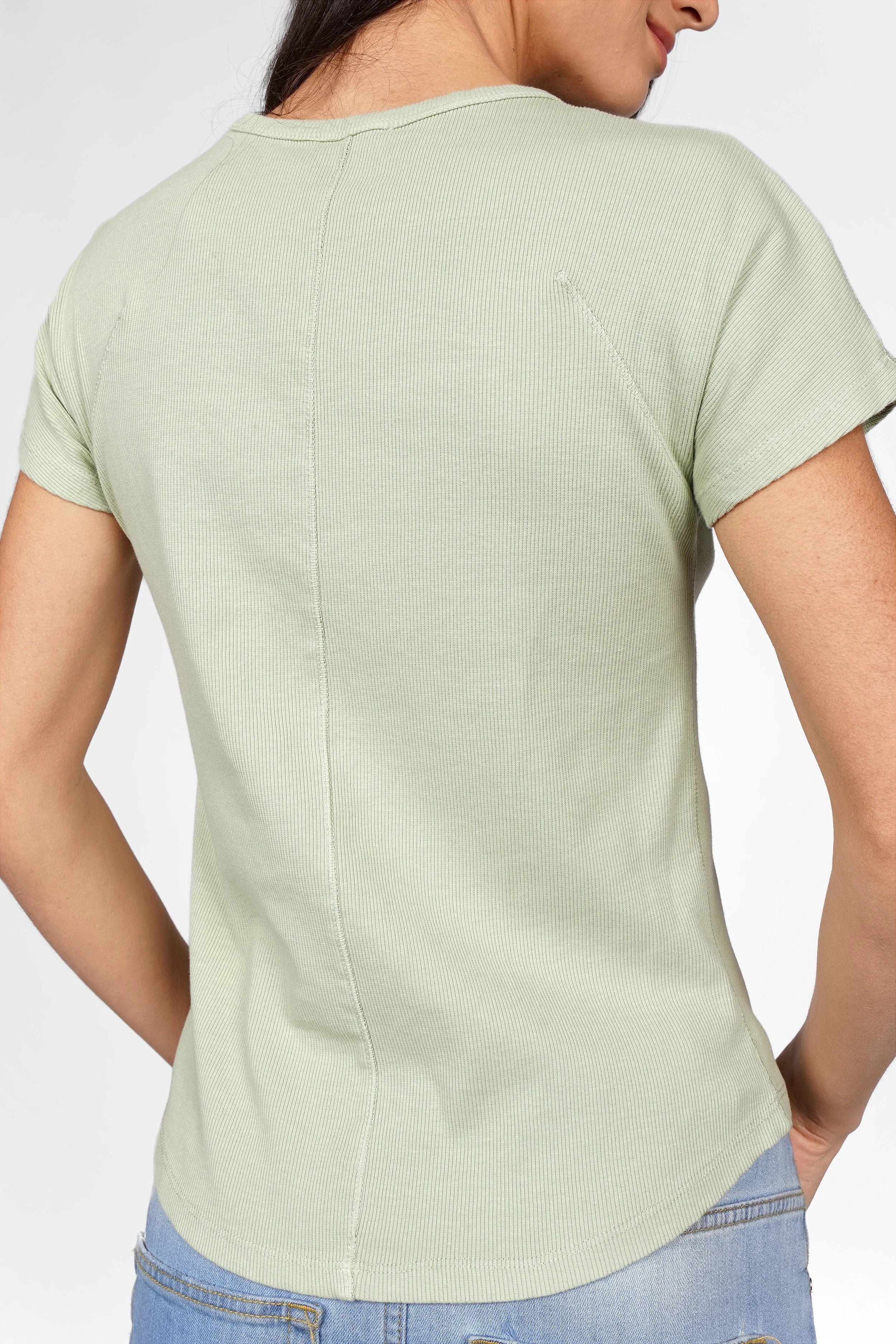 Slim fit TASYA Geripptes T-Shirt with round neckline and seamless sleeves in soft ribbed jersey