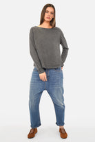 TEHI Longsleeve in soft fiammato cotton with raglan sleeves and raw edge neckline, regular fit.