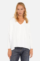 TIDA Blusenshirt Langarm aus hochwertiger Baumwolle mit V-Ausschnitt und offenem Saum in weiter Kastenform im Relaxed Fit