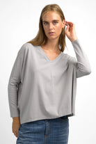 TIDA Blusenshirt long sleeve loose fit V-neck gray blouse shirt with rounded hem and relaxed boxy silhouette