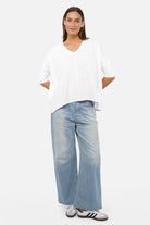 Blusenshirt mit V-Ausschnitt und weiter Kastenform aus weicher Baumwolle