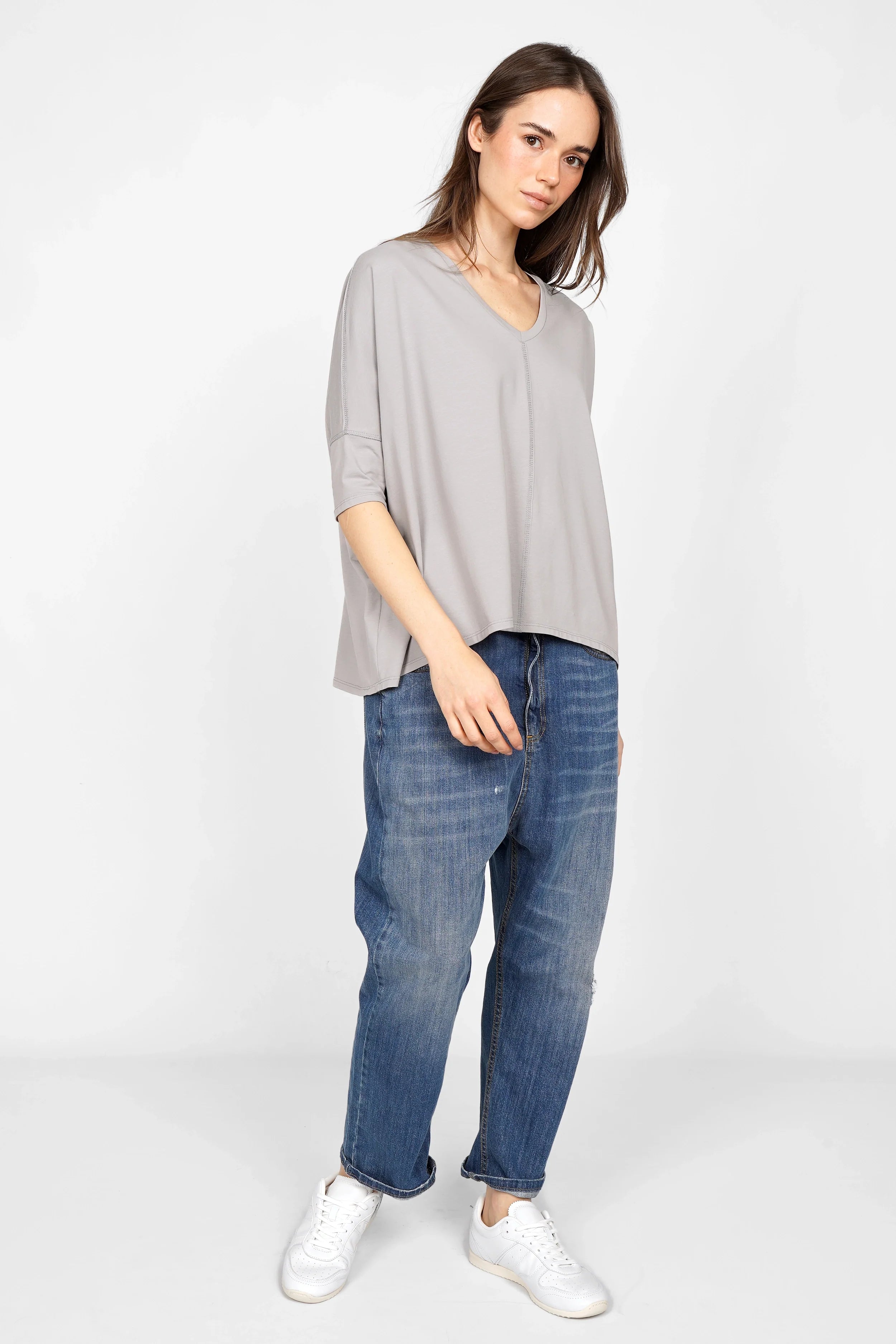 TIDA Blusenshirt locker fallendes Kurzarmshirt mit V-Ausschnitt und weicher Baumwolle in heller Farbe