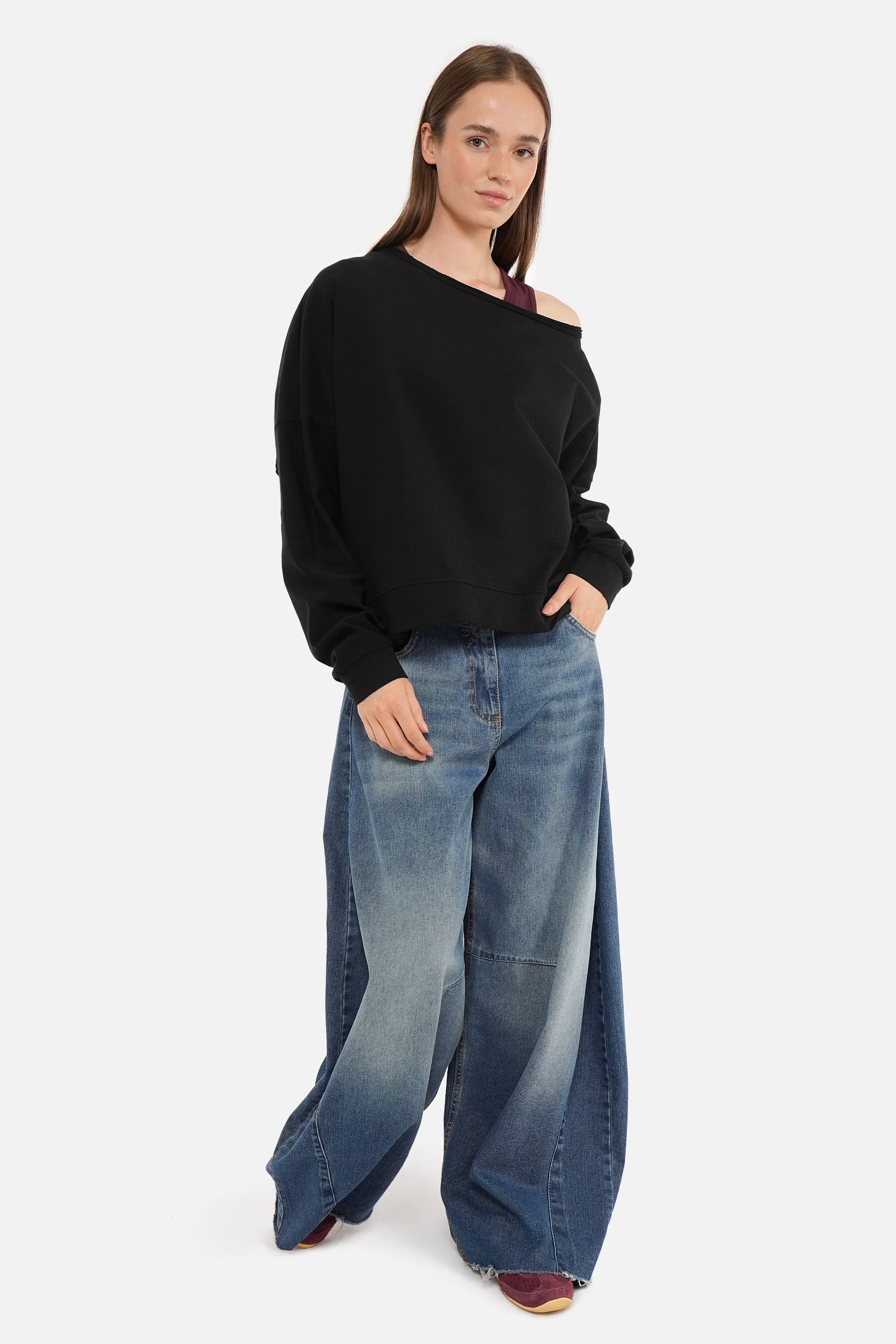 TIMAJ One Shoulder Sweater aus weichem Sweatstoff mit weitem One-Shoulder-Ausschnitt, überschnittenen Schultern und langen, weiten Ärmeln im Relaxed Fit
