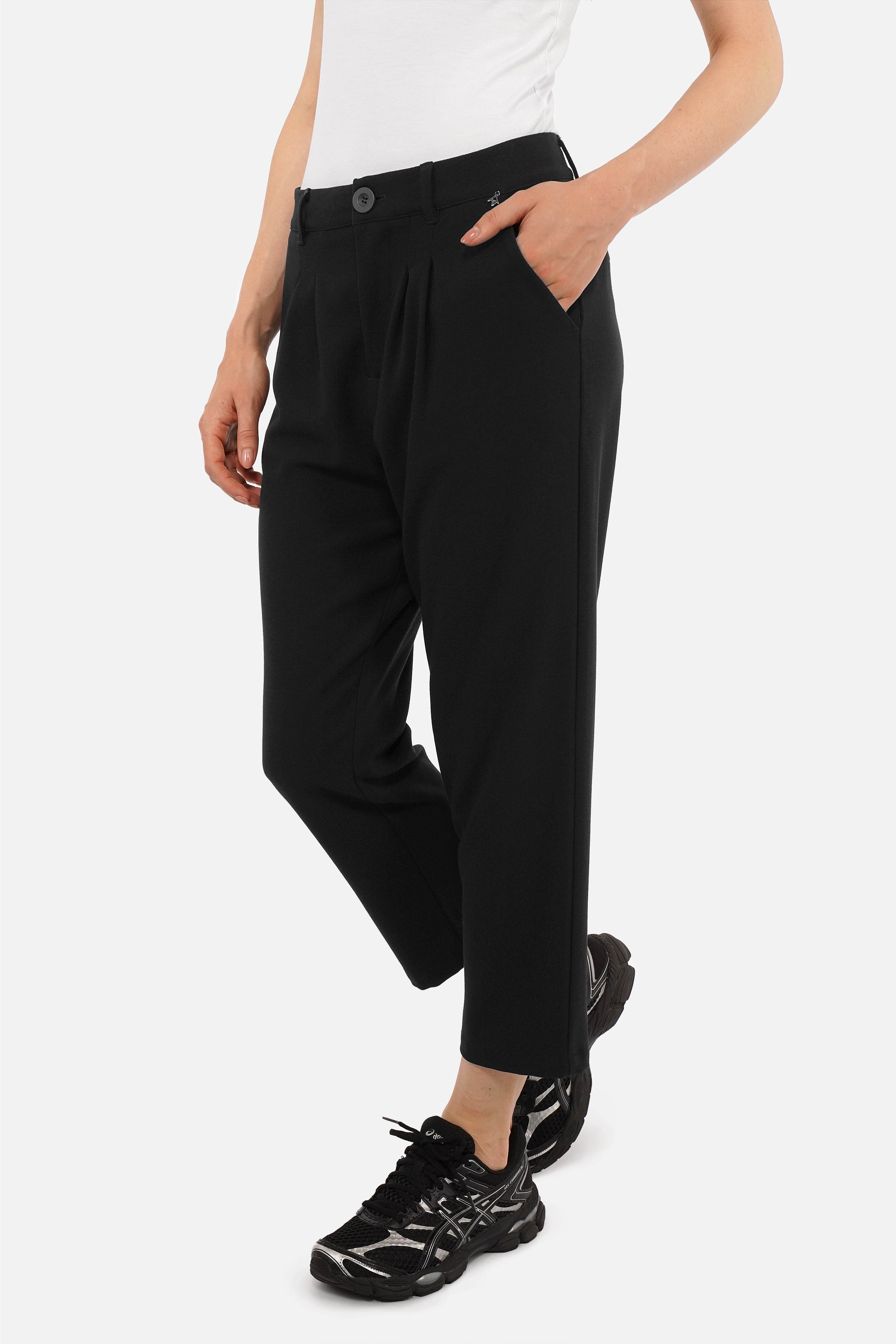 TINKE Hose Cropped Fit in knitterarmer Georgette-Struktur mit seitlichen Eingrifftaschen und Zierpaspeltaschen hinten
