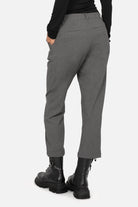 TINKER Hose Cropped Fit aus knitterarmer Georgette mit Bundfalten und seitlichen Eingrifftaschen