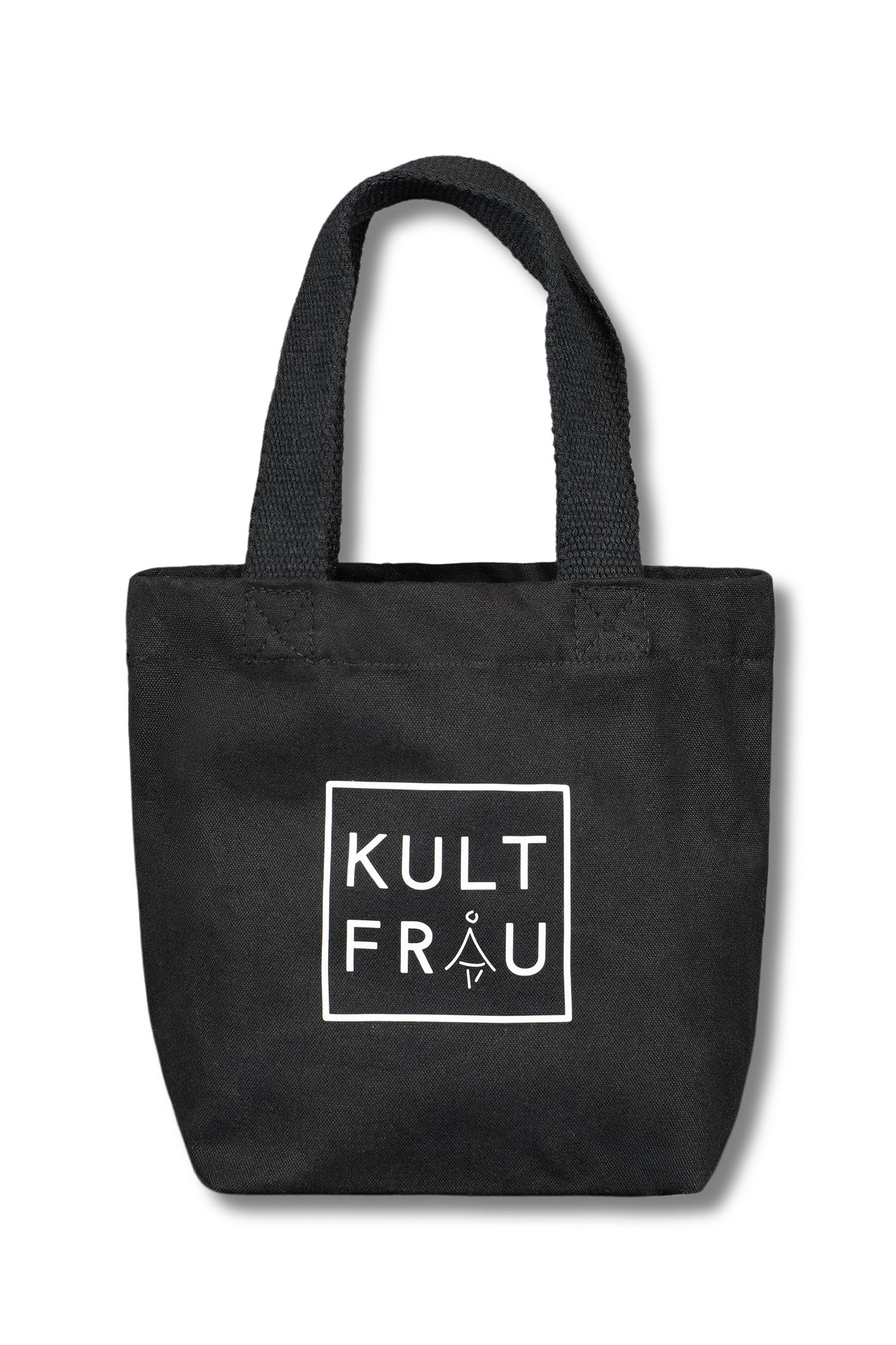 Eine kleine, schwarze Stofftasche aus robustem Material, frontal fotografiert. Auf der Vorderseite befindet sich ein weißes, quadratisches Logo mit dem Brandnamen "KULTFRAU" in Großbuchstaben. Die Tasche hat zwei kurze, stabile Henkel aus gewebtem Stoff, die an der Oberkante angenäht sind. Das Design ist minimalistisch und modern, ideal für den Alltag oder kleine Einkäufe.