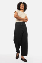 VIKADA Baggy Hose aus weicher Baumwolle im Denim-Look mit auffälliger Knopfleiste und lässigem Baggy-Schnitt
