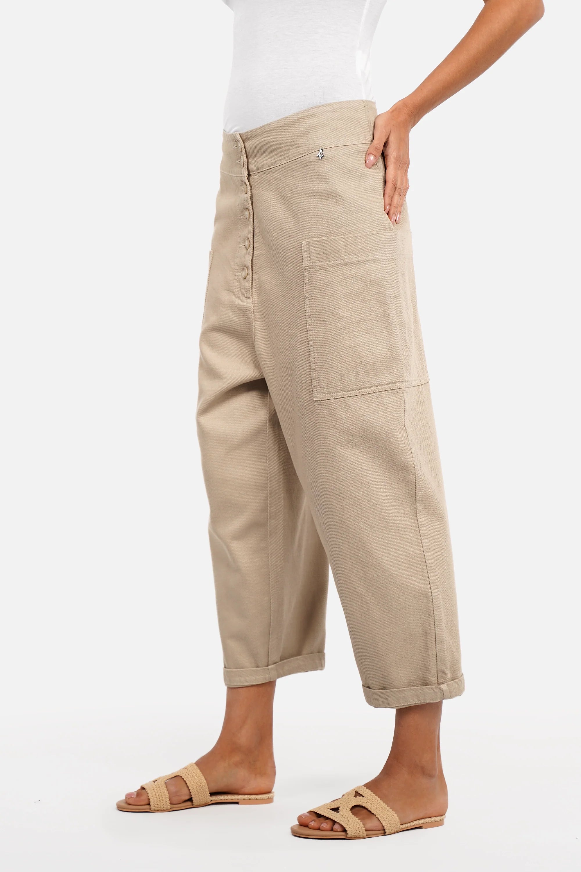 VIKADA Baggy Hose aus strukturierter Baumwolle im Denim-Look mit auffälliger Knopfleiste und lässigem Baggy-Schnitt