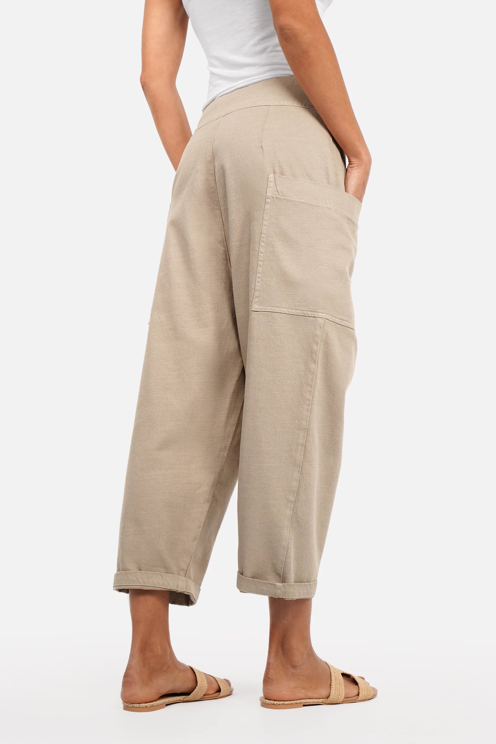 VIKADA Baggy Hose aus weicher Baumwolle im Denim-Look mit auffälliger Knopfleiste und lässigem Baggy-Schnitt