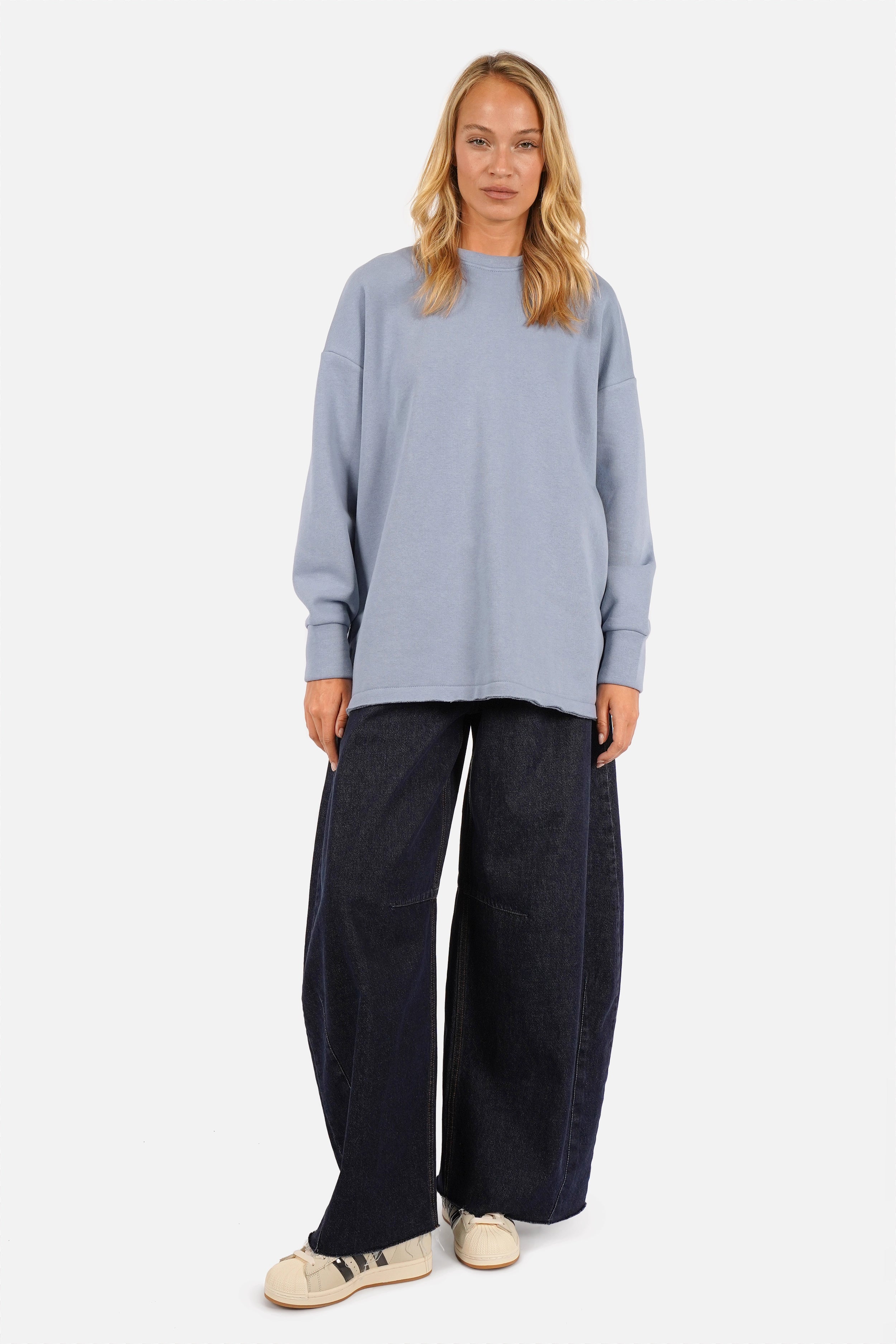 VIOLE Zacht geborstelde sweater met relaxte pasvorm en onafgewerkte details