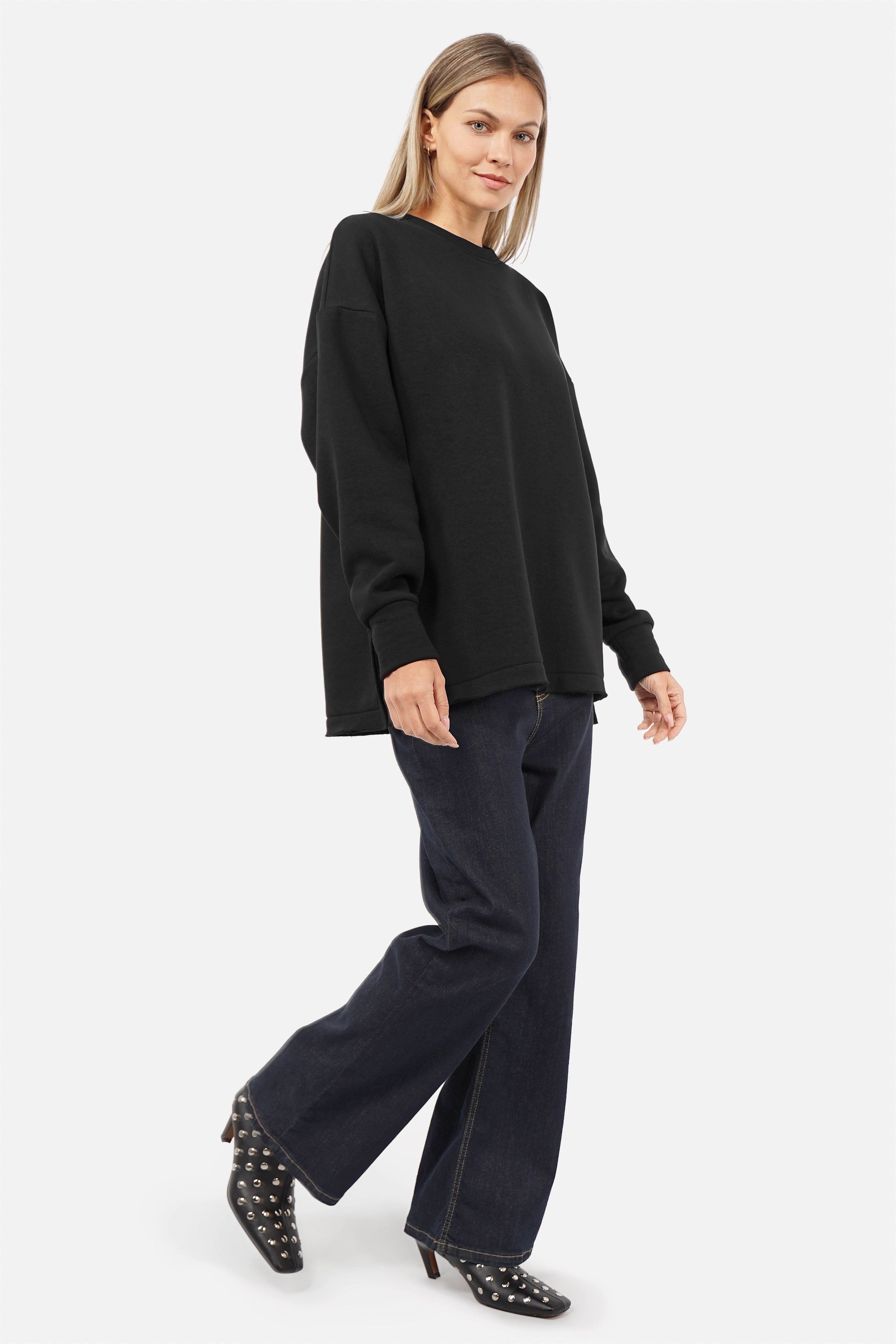 VIOLE Zacht geborstelde sweater met relaxte pasvorm en onafgewerkte details