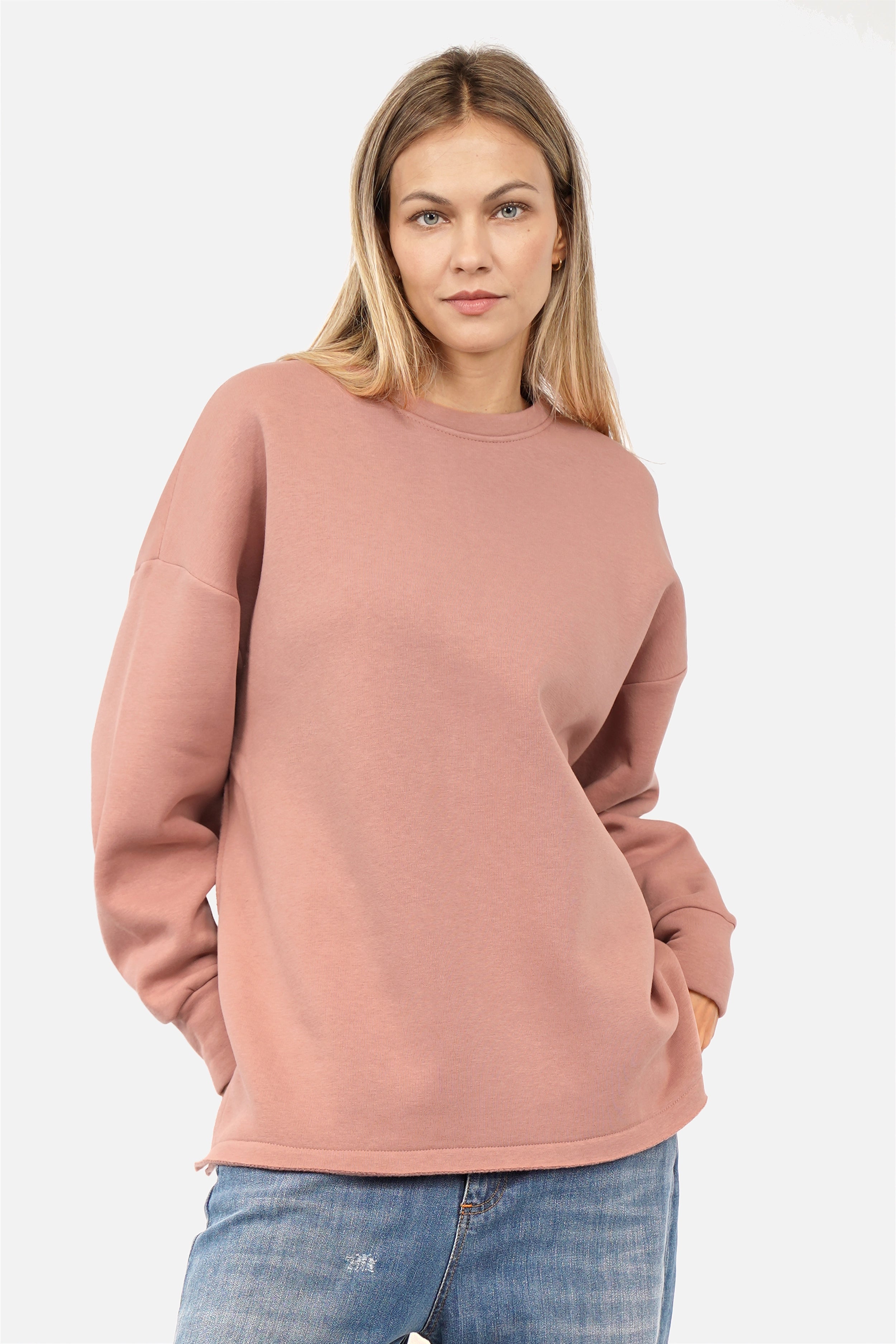 VIOLE Zacht geborstelde sweater met relaxte pasvorm en onafgewerkte details