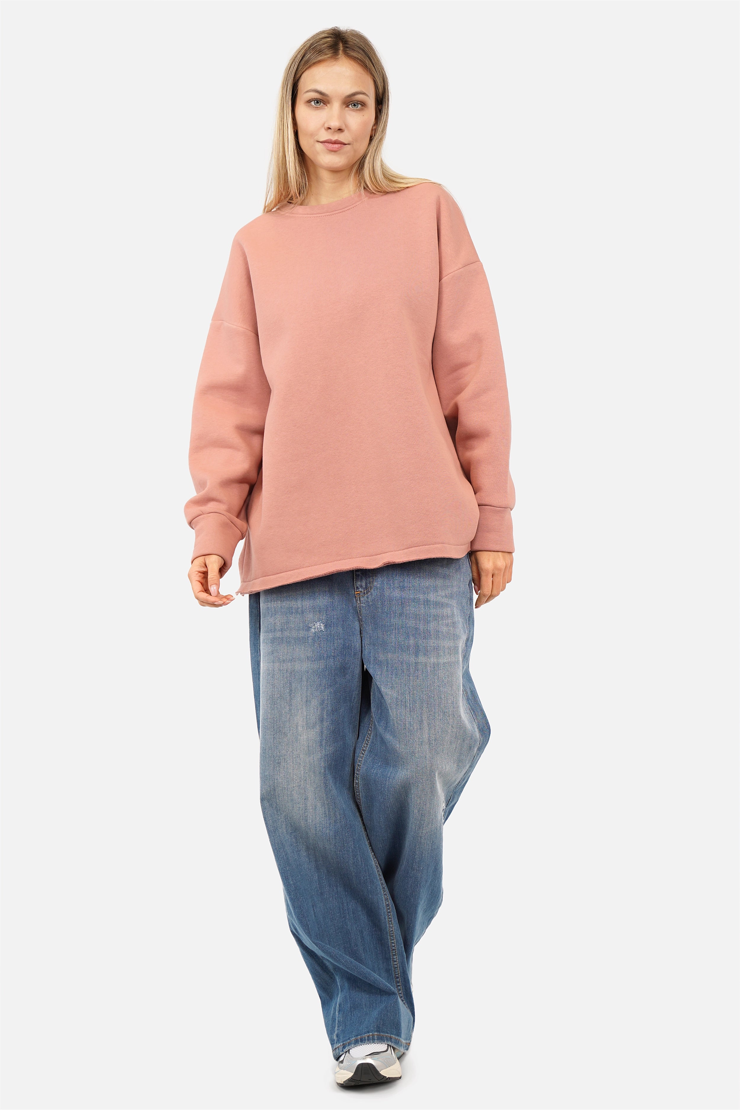 VIOLE Zacht geborstelde sweater met relaxte pasvorm en onafgewerkte details