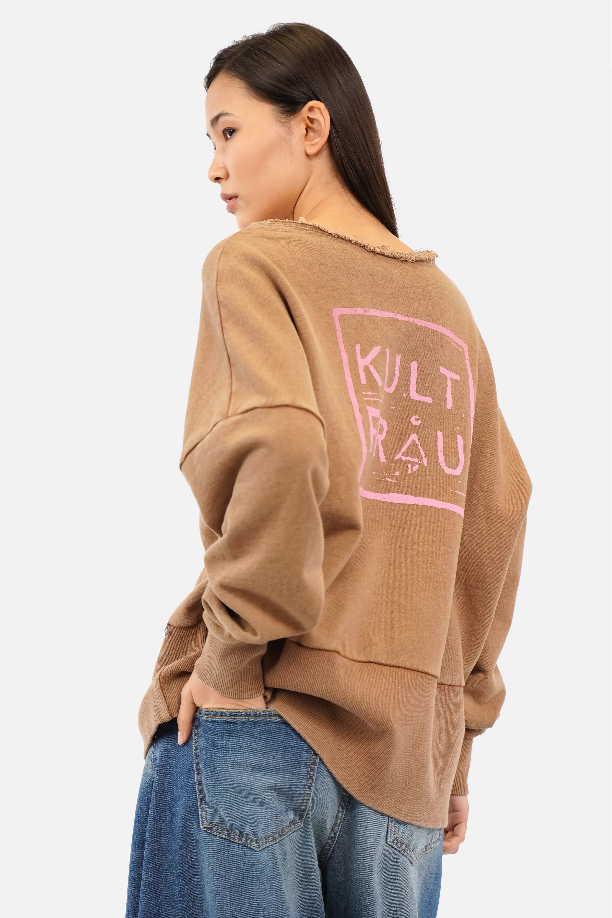 VIVIE Sweater aus reiner Baumwolle mit oversized Fit und Kultfrau-Print hinten