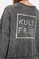 Oversized VIVIE Sweater in soft cotton with raw-cut neckline and cultprint back